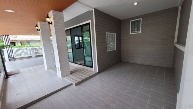 ขายบ้านปิยวรารมย์  รีโนเวทใหม่หมด ใกล้รถไฟสายสีม่วง ใกล้เซ็นทรัลเวสต์เกต บรรยากาศดี สงบมาก ปลอดภัย ถูกสุดในโครงการ กู้ฟรี โอนฟรี นนทบุรี